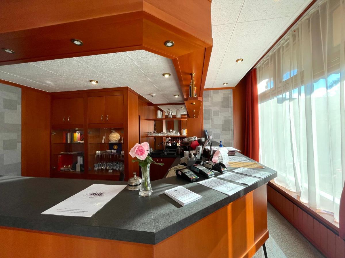 Csipke Hotel Кишкунхалаш Екстериор снимка